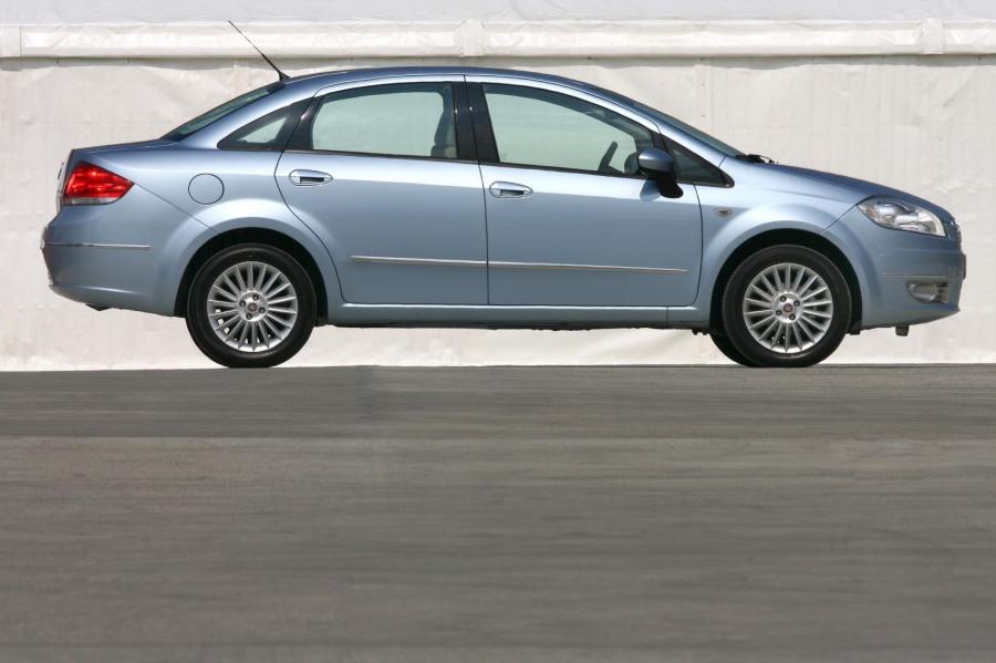  Fiat Linea 2006 года  (фото 12 из 62)